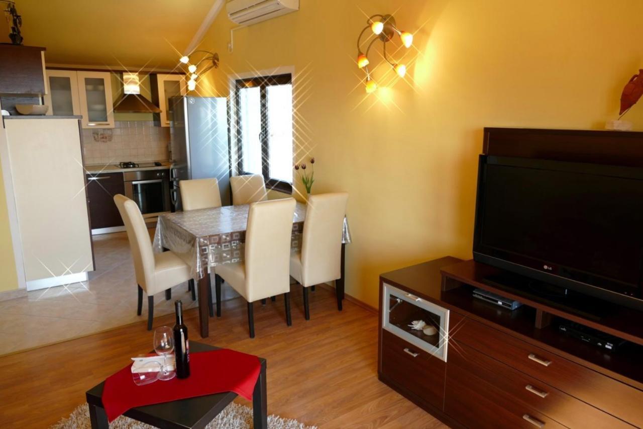 Apartments In Rab - Insel Rab 39950 Mundanije المظهر الخارجي الصورة